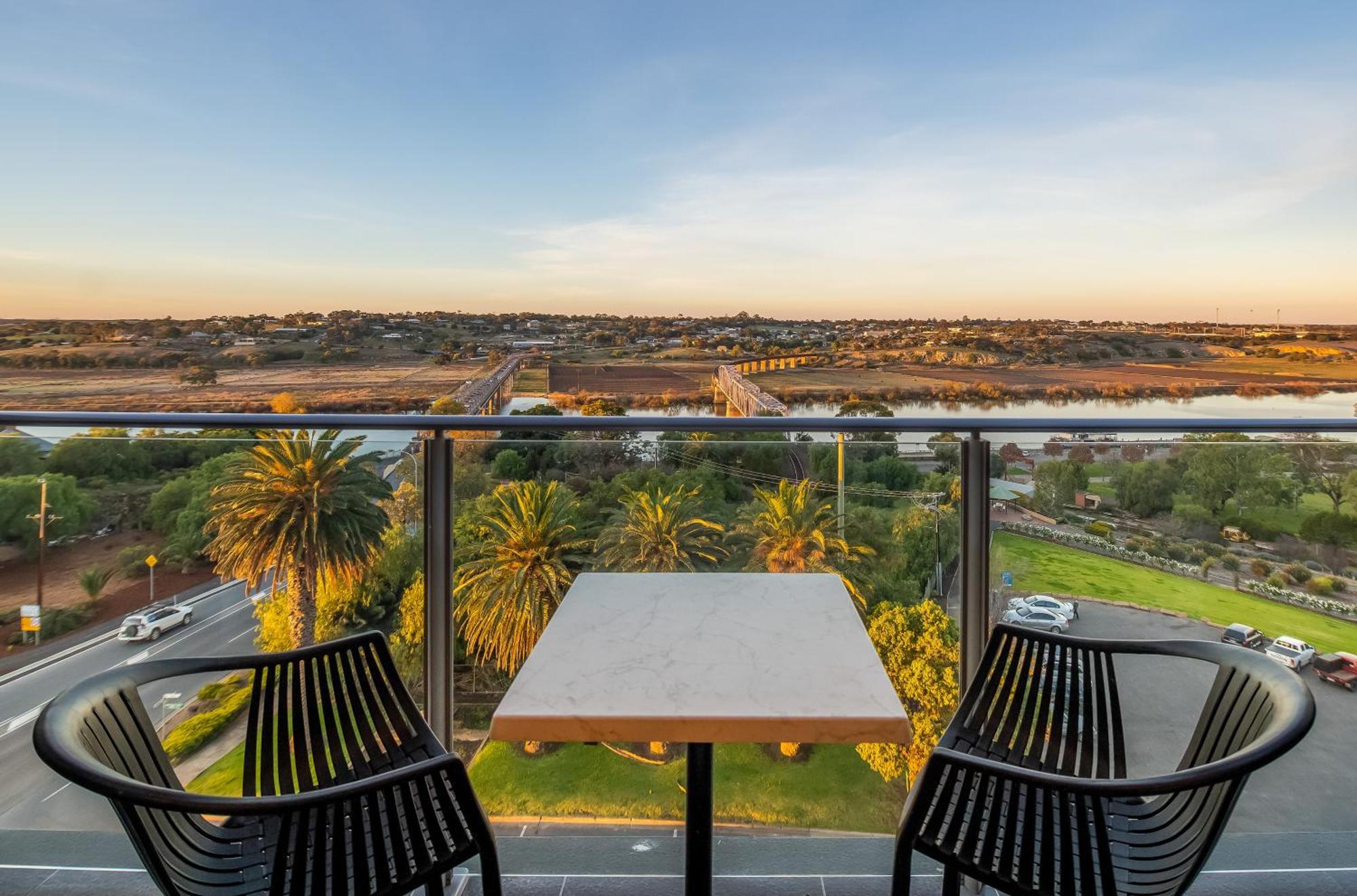 Bridgeport Hotel Murray Bridge Exterior photo